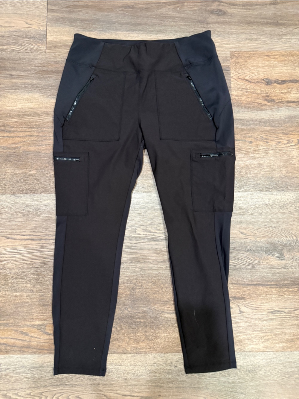 Athleta Headlands Hybrid High Rise Cargo Legging